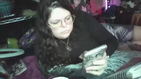 Snapshot of siofra chatting on March 10, 1:32 pm Siofra online show from March 10, 1:32 pm