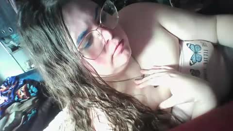 Snapshot of siofra chatting on March 3, 5:26 pm Siofra online show from March 3, 5:26 pm