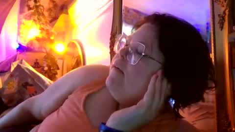 Snapshot of siofra chatting on September 16, 12:35 pm Siofra online show from September 16, 12:35 pm