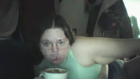 Snapshot of siofra chatting on February 27, 3:04 am Siofra online show from February 27, 3:04 am