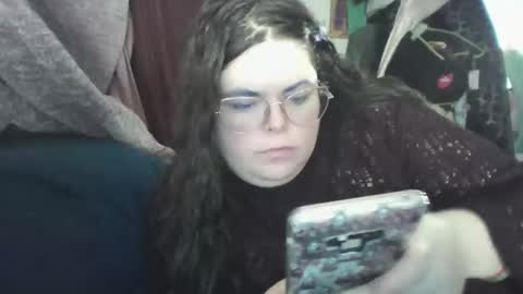 Snapshot of siofra chatting on March 4, 7:51 am Siofra online show from March 4, 7:51 am