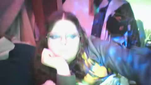 Snapshot of siofra chatting on February 17, 2:53 am Siofra online show from February 17, 2:53 am