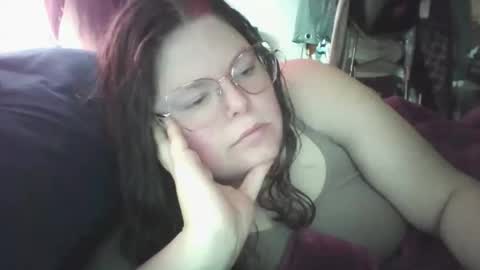 Snapshot of siofra chatting on February 15, 3:17 pm Siofra online show from February 15, 3:17 pm