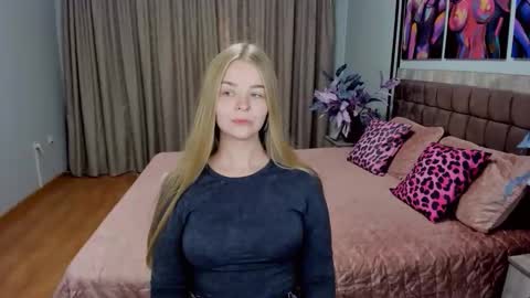 SirenaBloom online show from September 20, 10:57 am