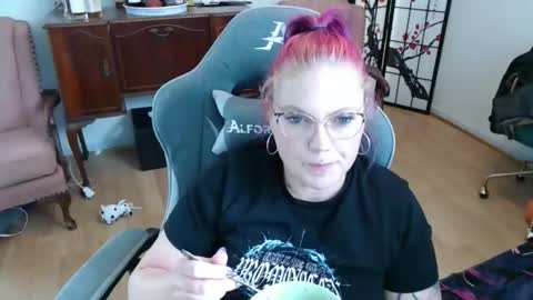 Snapshot of sireneserpens chatting on October 30, 1:30 am Sirene Serpens online show from October 30, 1:30 am