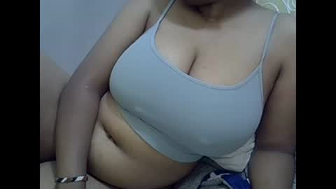 Snapshot of sisibrown97 chatting on February 23, 10:38 pm brown online show from February 23, 10:38 pm