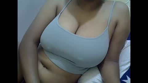 Snapshot of sisibrown97 chatting on February 23, 8:22 am brown online show from February 23, 8:22 am