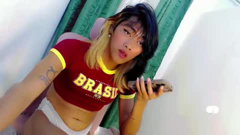 Snapshot of sizka_ford chatting on October 26, 4:19 am Sizka online show from October 26, 4:19 am