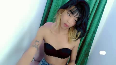 Snapshot of sizka_ford chatting on October 6, 8:42 am Sizka online show from October 6, 8:42 am