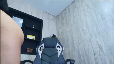 Snapshot of skarlettary chatting on October 23, 3:29 pm SKARLETT online show from October 23, 3:29 pm