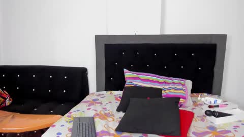 Skay Sanchez   online show from January 15, 3:39 pm