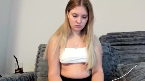 skiimaskabby online show from September 24, 10:31 pm