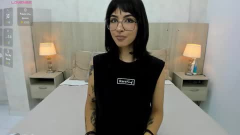 Emily Rojas online show from October 14, 7:27 pm