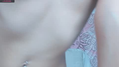 Snapshot of skinnyandcute_ chatting on December 18, 5:10 pm Mariah Black online show from December 18, 5:10 pm