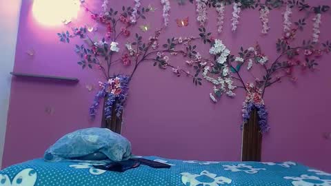 Snapshot of skinnybarbie022 chatting on September 13, 1:57 am barbi online show from September 13, 1:57 am