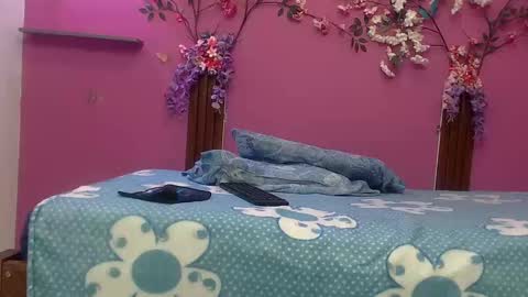 Snapshot of skinnybarbie022 chatting on September 19, 12:42 am barbi online show from September 19, 12:42 am