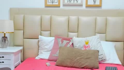 SkinnyGirl online show from November 24, 7:27 pm