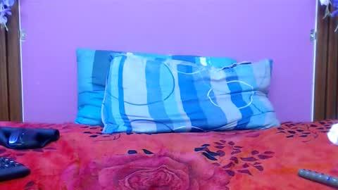 Snapshot of skinnysofia18 chatting on October 27, 2:12 pm sofia online show from October 27, 2:12 pm