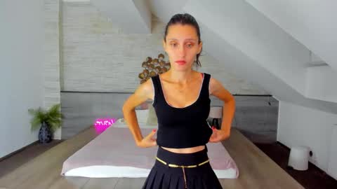 Julia online show from October 3, 4:17 am