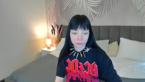 Snapshot of skinyjoyce chatting on March 11, 2:10 am Joyce online show from March 11, 2:10 am