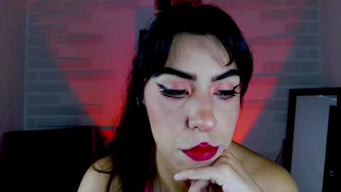 Snapshot of sky_girl1 chatting on December 19, 5:51 am Mile online show from December 19, 5:51 am