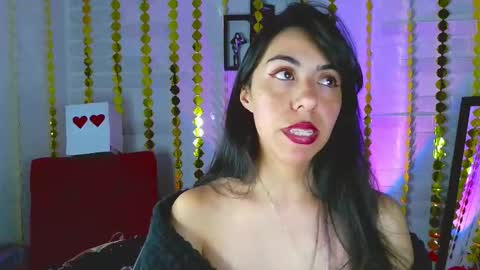 Snapshot of sky_girl1 chatting on March 9, 12:53 am Mile online show from March 9, 12:53 am