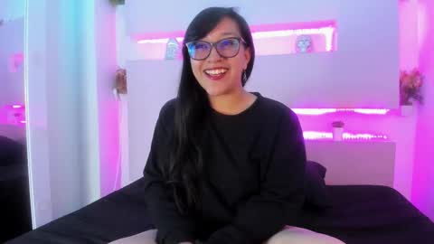 Snapshot of skye_bluee_ chatting on September 14, 3:26 am skye_bluee_ online show from September 14, 3:26 am