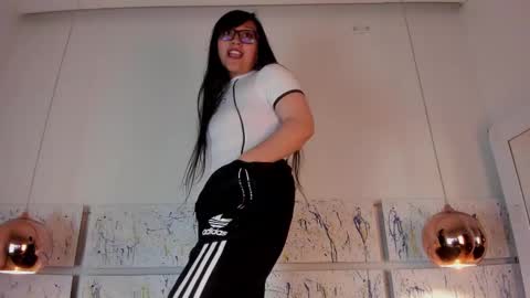 Snapshot of skye_bluee_ chatting on September 12, 3:29 am skye_bluee_ online show from September 12, 3:29 am
