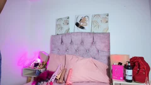 skye moore online show from February 23, 7:02 pm