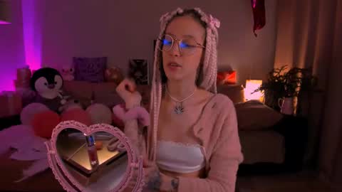    online show from February 20, 11:10 pm
