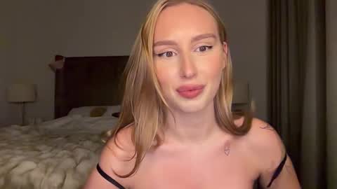Skylar online show from May 10, 9:06 pm