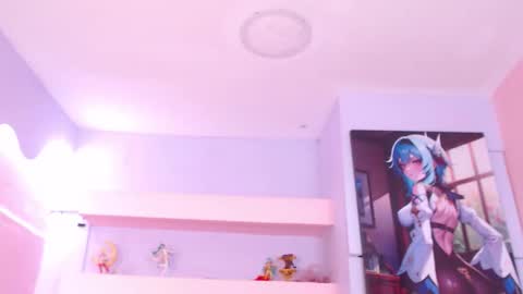 Snapshot of skylerbloom chatting on September 16, 8:11 am skylerbloom online show from September 16, 8:11 am