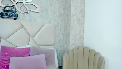 Snapshot of skylerwhite02 chatting on October 31, 9:19 pm Skyler online show from October 31, 9:19 pm