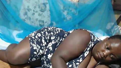 sheliah online show from April 1, 1:52 pm