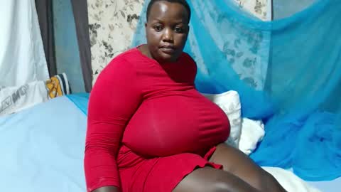 Snapshot of skylla07 chatting on October 16, 5:21 am sheliah online show from October 16, 5:21 am