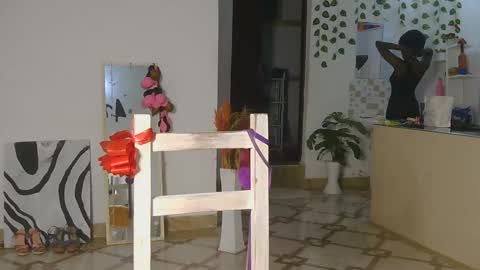 Snapshot of skyy_brown chatting on October 27, 2:07 am Bella online show from October 27, 2:07 am