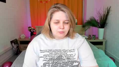 Snapshot of sladadeew chatting on February 11, 9:09 am Slada Deew online show from February 11, 9:09 am