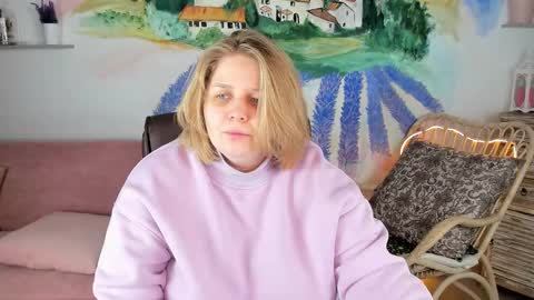 Snapshot of sladadeew chatting on February 12, 9:10 am Slada Deew online show from February 12, 9:10 am