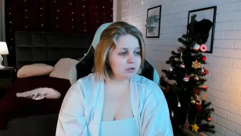 Snapshot of sladadeew chatting on December 31, 5:18 pm Slada Deew online show from December 31, 5:18 pm