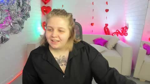 Snapshot of sladadeew chatting on February 15, 9:16 am Slada Deew online show from February 15, 9:16 am