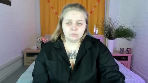 Snapshot of sladadeew chatting on March 11, 5:13 am Slada Deew online show from March 11, 5:13 am