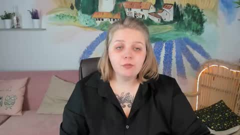 Snapshot of sladadeew chatting on February 26, 9:12 am Slada Deew online show from February 26, 9:12 am