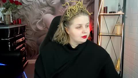 Snapshot of sladadeew chatting on February 13, 9:30 am Slada Deew online show from February 13, 9:30 am