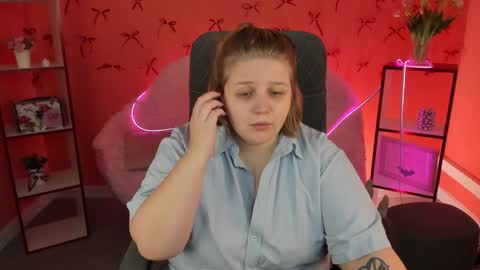 Snapshot of sladadeew chatting on January 20, 9:03 am Slada Deew online show from January 20, 9:03 am