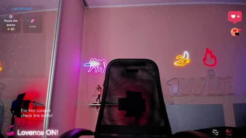 Snapshot of slemgem chatting on January 16, 5:32 am Slemgem Amy friends online show from January 16, 5:32 am