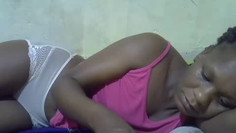 Snapshot of slim_girl3 chatting on March 7, 7:19 am slim_girl3 online show from March 7, 7:19 am
