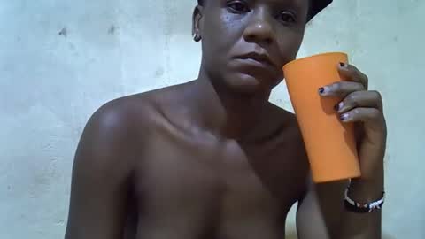 Snapshot of slim_girl3 chatting on October 22, 7:13 am slim_girl3 online show from October 22, 7:13 am