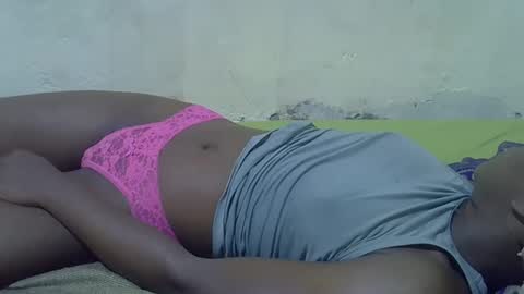 Snapshot of slim_girl3 chatting on March 6, 12:43 am slim_girl3 online show from March 6, 12:43 am