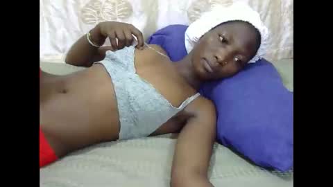 Snapshot of slim_kiteey chatting on October 8, 5:45 am slim_kiteey online show from October 8, 5:45 am