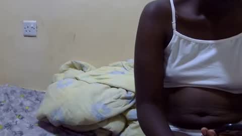 Snapshot of slimmygal chatting on February 7, 1:43 pm slimmygal online show from February 7, 1:43 pm